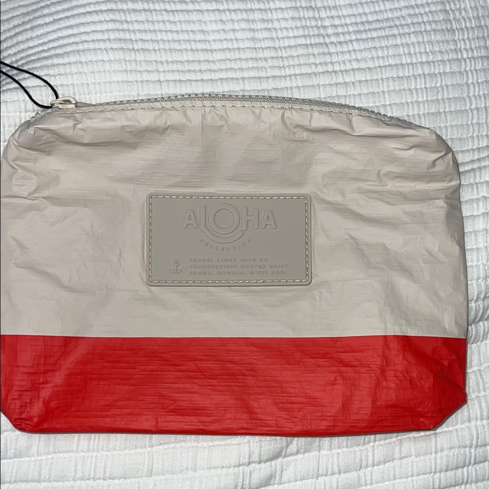 NWT Aloha Collection Small Reversible Pouch